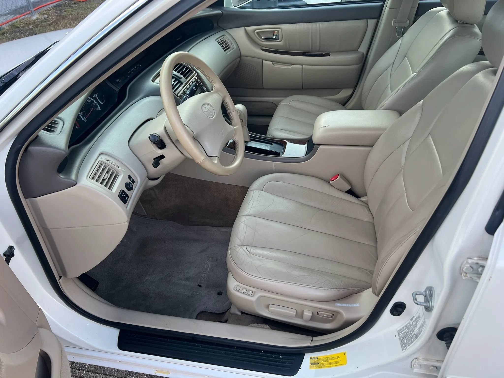 Used 2000 Toyota Avalon XLS FWD image 8