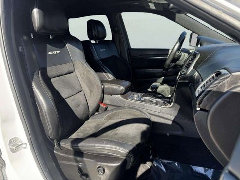 Used 2015 Jeep Grand Cherokee SRT image 50