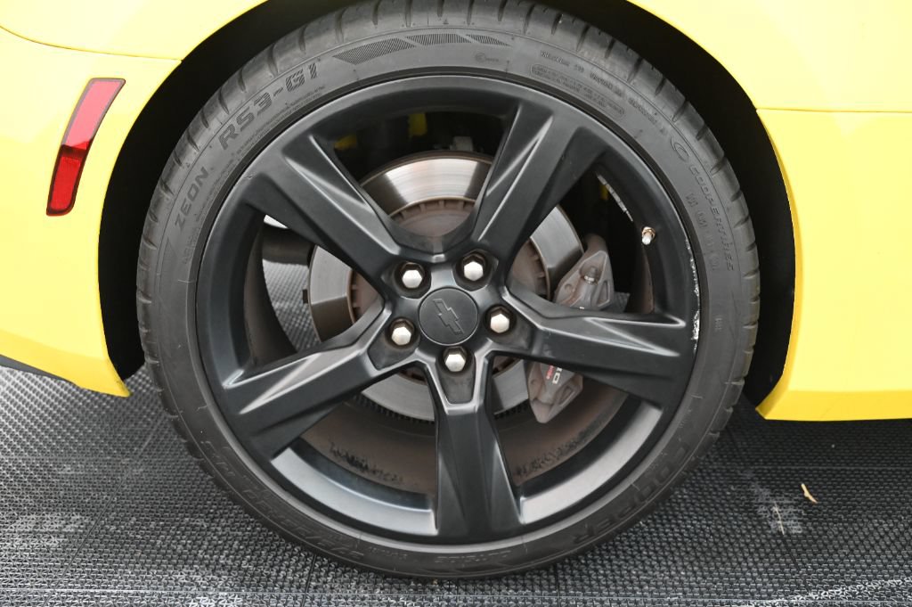 Used 2018 Chevrolet Camaro SS RWD image 41