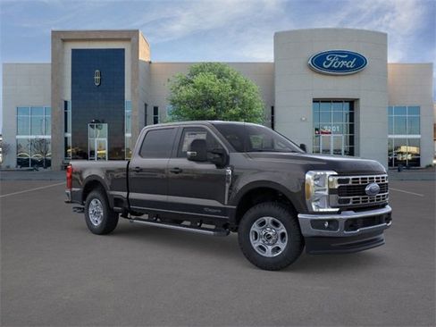 New 2026 Ford F250 XLT w/ FX4 Off-Road Package image 7
