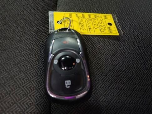 Used 2025 Buick Encore GX Preferred image 14