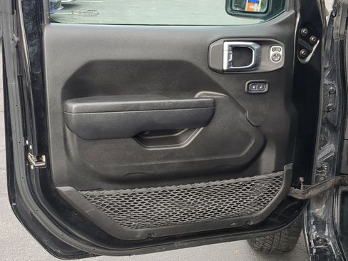 Used 2023 Jeep Gladiator Sport image 14