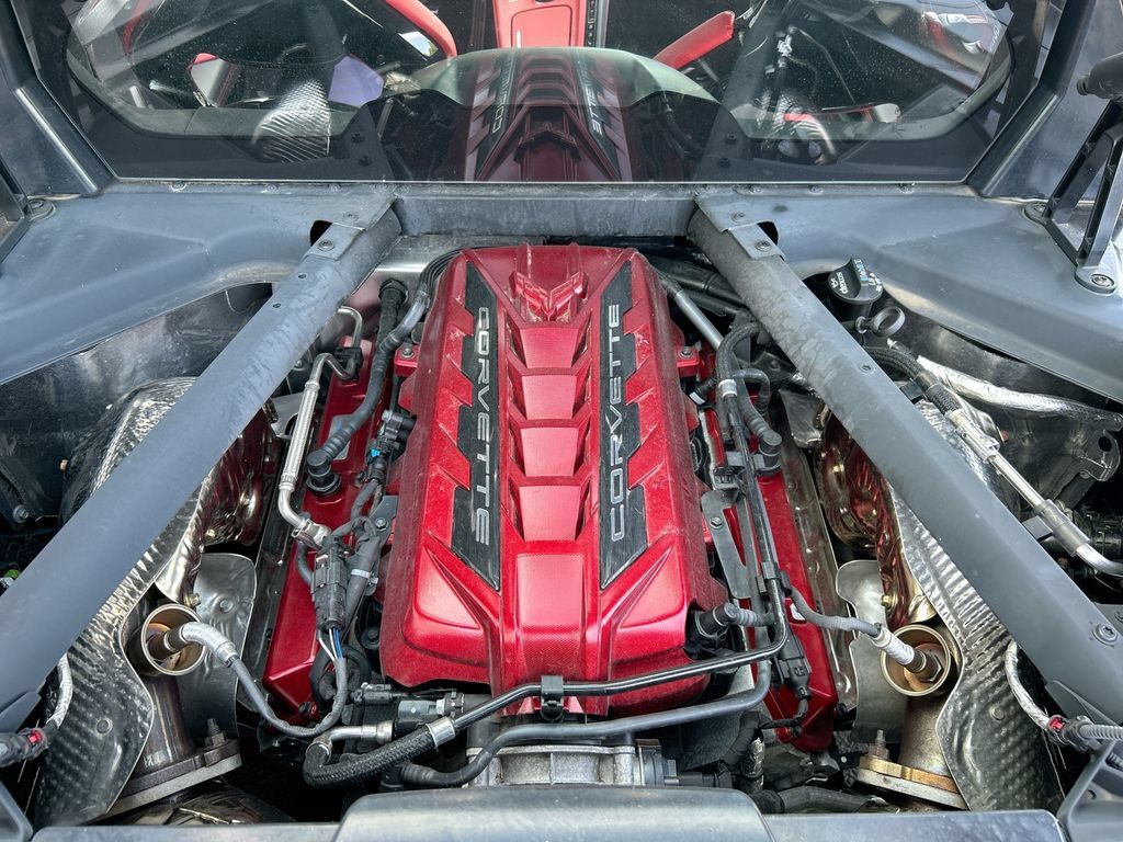 Used 2024 Chevrolet Corvette Stingray Premium Cpe w/ Z51 Performance Package RWD image 29
