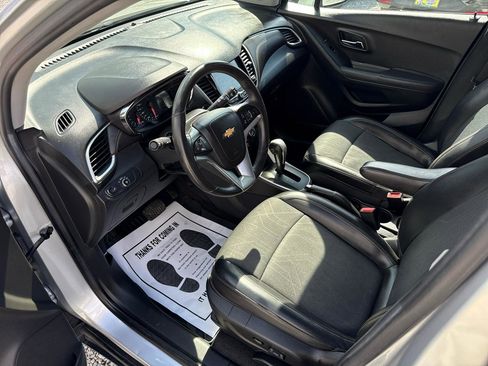 Used 2017 Chevrolet Trax LT w/ LT Convenience Package image 15