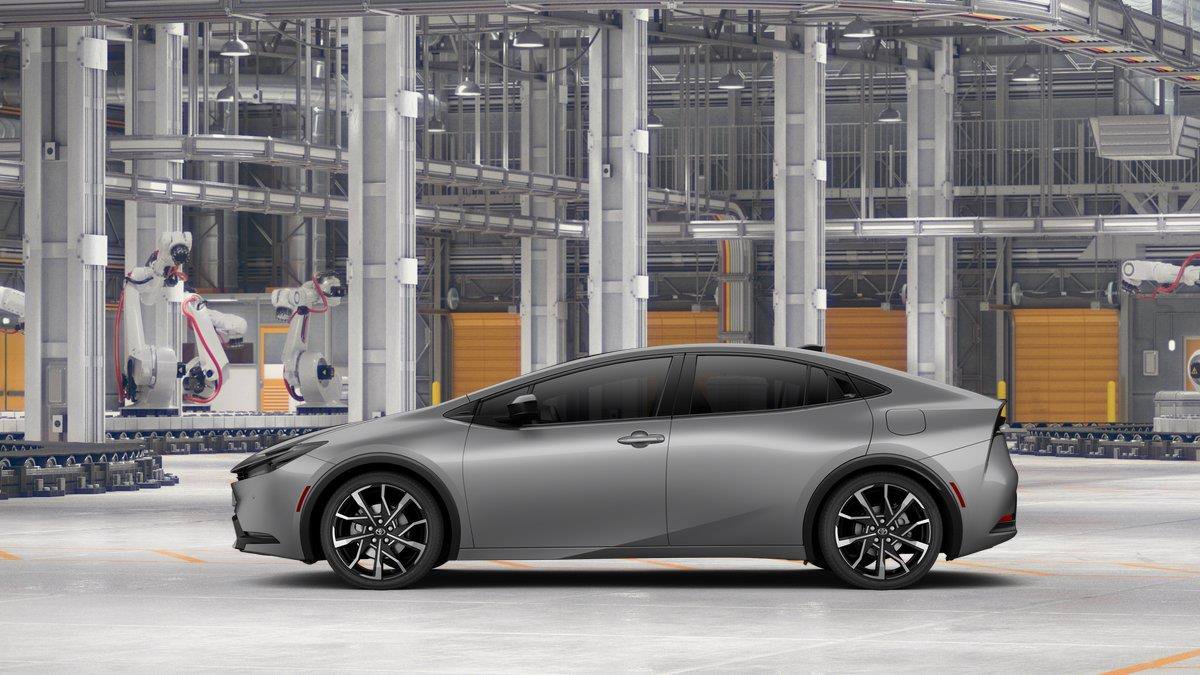 New 2027 Toyota Prius Plug-In Hybrid FWD image 4