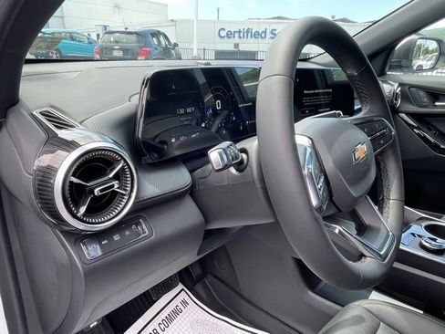 New 2026 Chevrolet Equinox LT w/ Convenience Package II image 17