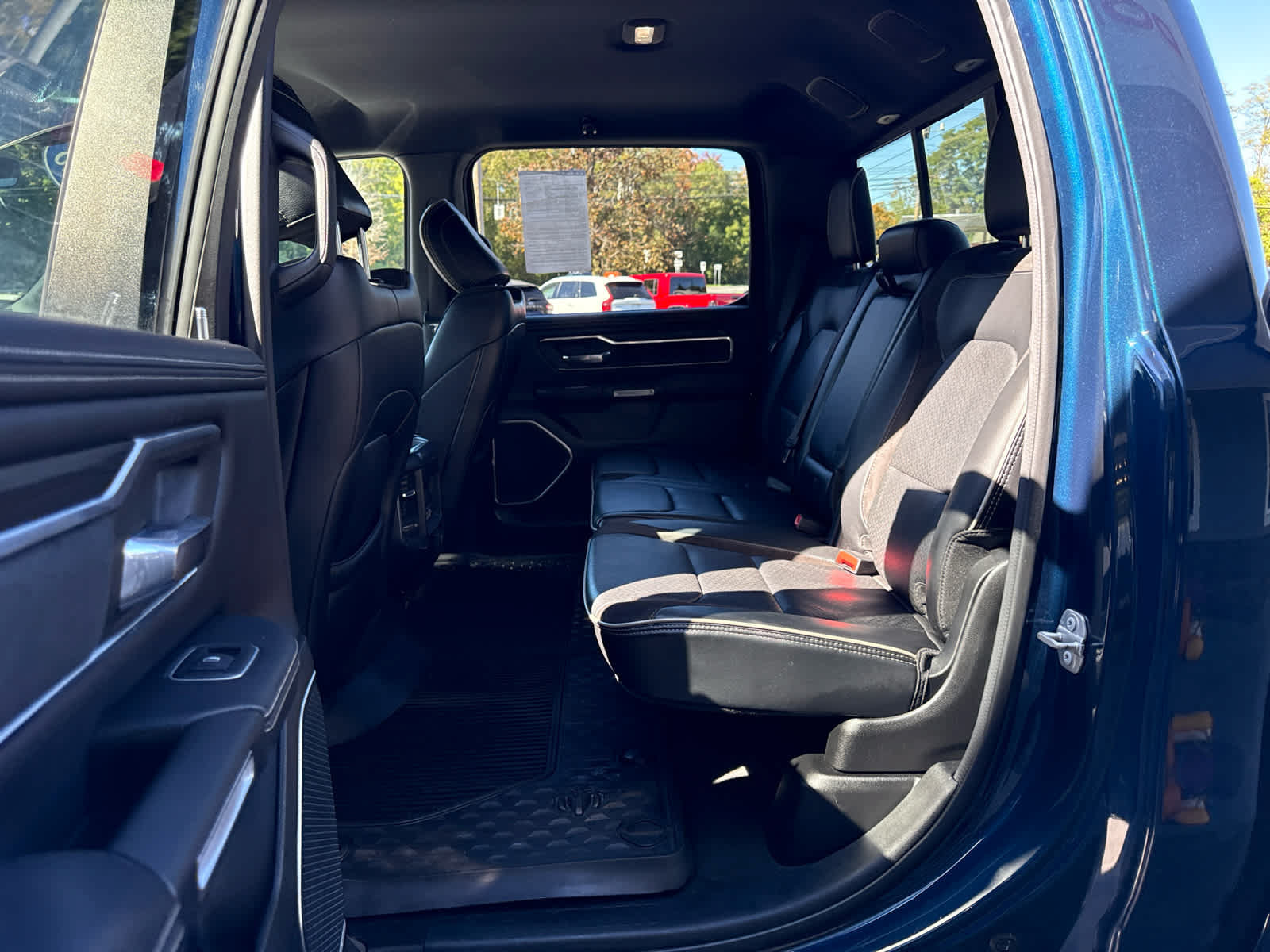 Used 2023 RAM 1500 Laramie AWD/4WD image 21