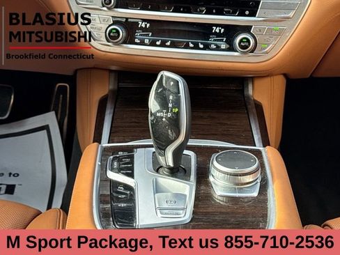 Used 2022 BMW 740i xDrive 740i xDrive w/ M Sport Package image 27