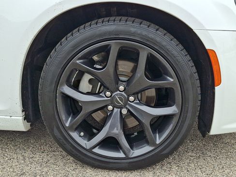 Used 2023 Chrysler 300 S w/ Comfort Group image 8