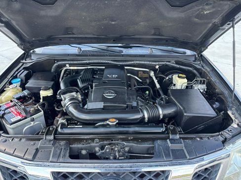 Used 2015 Nissan Frontier SV w/ SV Value Truck Package RWD image 11