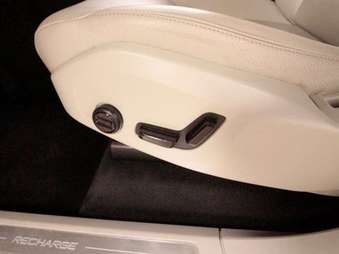 Used 2023 Volvo XC90 T8 Plus w/ Protection Package Premier image 27