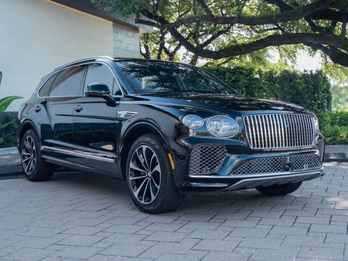 Certified 2025 Bentley Bentayga Extended Wheelbase AWD/4WD image 13