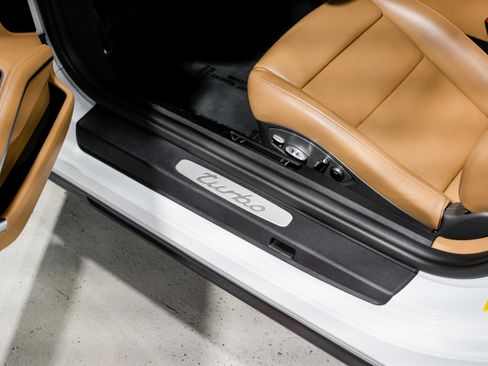 Used 2018 Porsche 911 Turbo image 25