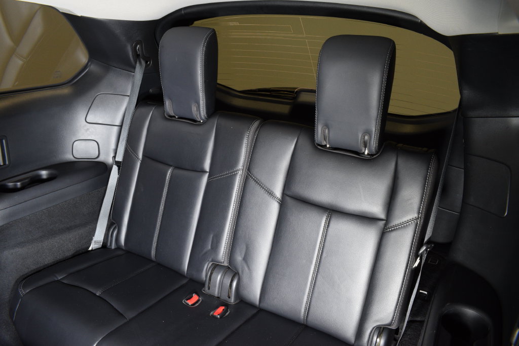 Used 2019 Nissan Pathfinder SL AWD/4WD image 5