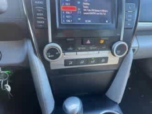 Used 2013 Toyota Camry LE image 29