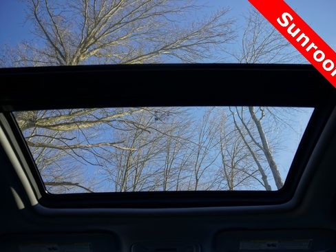 Used 2016 Chevrolet Malibu LT image 18