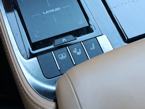 Certified 2021 Lexus LS 500 AWD image 29