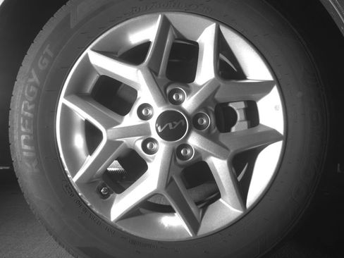 Used 2025 Kia Soul LX w/ LX Technology Package image 13