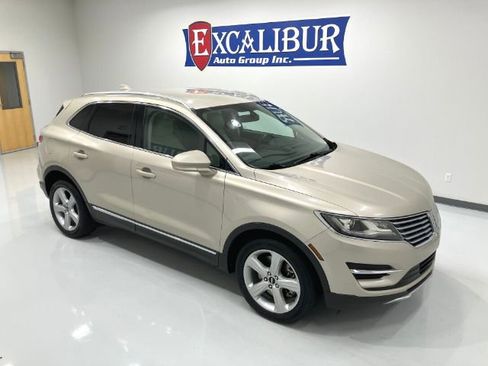 Used 2017 Lincoln MKC Premiere image 12