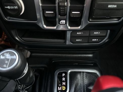 Used 2020 Jeep Gladiator Overland image 18