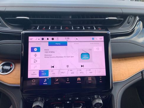 Used 2024 Jeep Grand Cherokee L Summit image 30