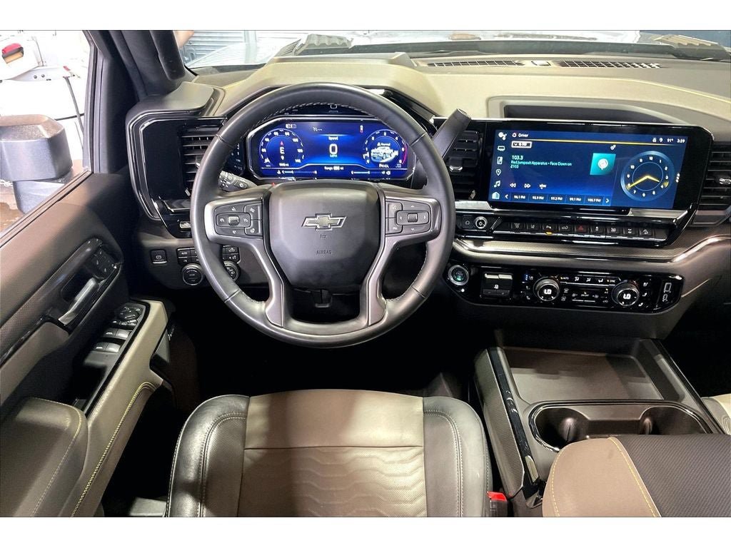Used 2024 Chevrolet Silverado 2500 ZR2 w/ Technology Package AWD/4WD image 5