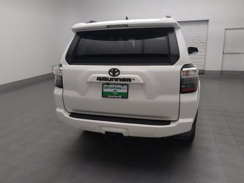 Used 2017 Toyota 4Runner SR5 image 7
