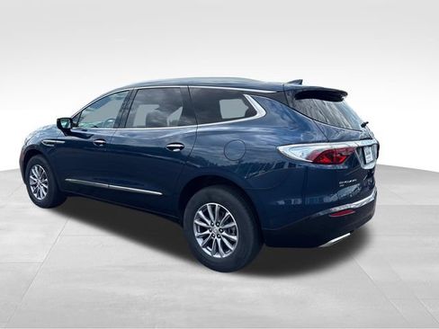 Used 2024 Buick Enclave Essence w/ Sound and Sites Package AWD/4WD image 3