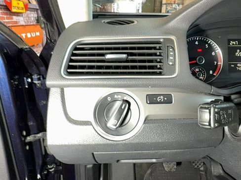 Used 2015 Volkswagen Passat 1.8T S image 22