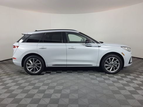 Used 2025 Lincoln Corsair Grand Touring w/ Equipment Group 302A AWD/4WD image 2