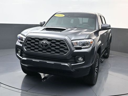 Used 2023 Toyota Tacoma TRD Sport w/ Technology Package AWD/4WD image 7