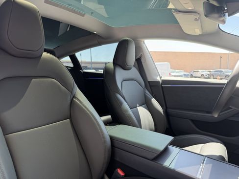 Used 2025 Tesla Model 3 AWD/4WD image 45