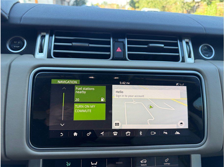 Used 2018 Land Rover Range Rover HSE AWD/4WD image 18