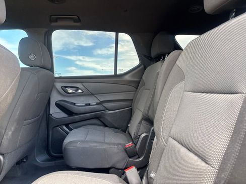 Used 2023 Chevrolet Traverse LT FWD image 36
