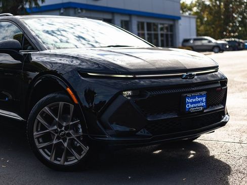 New 2026 Chevrolet Equinox EV RS image 3