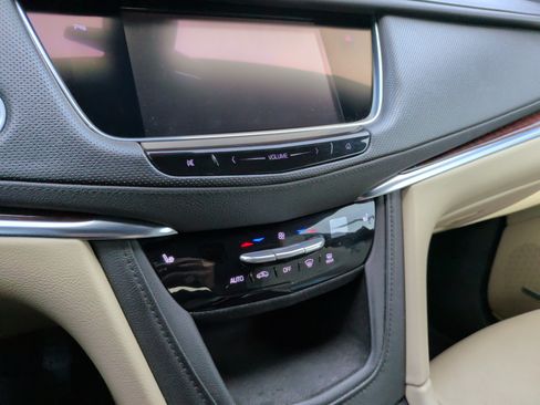 Used 2017 Cadillac XT5 Luxury w/ Driver Awareness Package FWD image 20