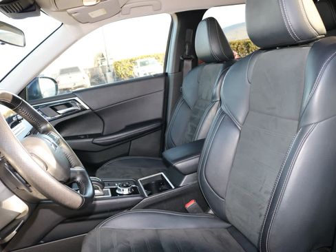 Used 2024 Mitsubishi Outlander SE image 24