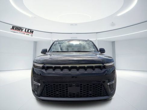 New 2026 Jeep Grand Wagoneer Summit w/ Premium Group III image 8