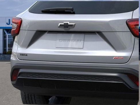 New 2026 Chevrolet Trax RS w/ Sunroof Package image 14
