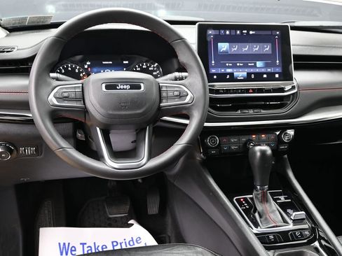 Used 2022 Jeep Compass Trailhawk image 40