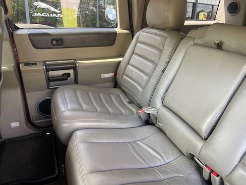 Used 2004 HUMMER H2 w/ Preferred Equipment Group image 25