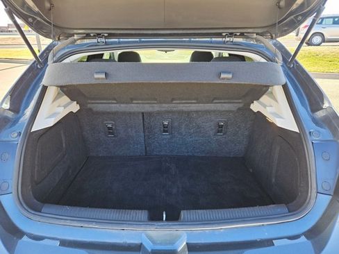 Used 2018 Chevrolet Cruze LT w/ Convenience Package image 6