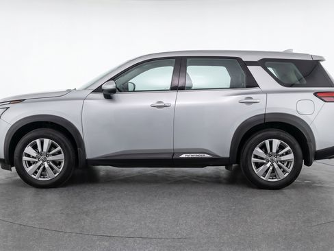 Used 2025 Nissan Pathfinder SV FWD image 5