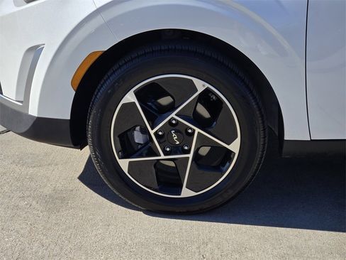 Certified 2025 Kia Soul EX image 17