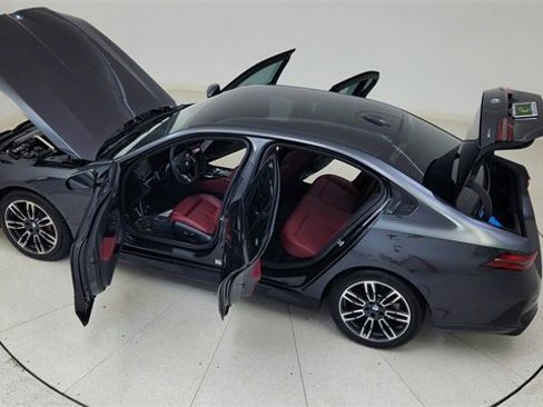 Used 2025 BMW 540i xDrive w/ Executive Package image 89