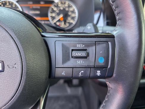 Used 2023 Nissan Pathfinder SL AWD/4WD image 25