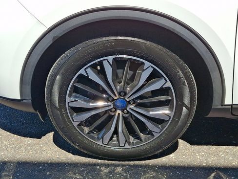 Certified 2022 Ford Escape SE w/ SE Sport Appearance Package FWD image 10