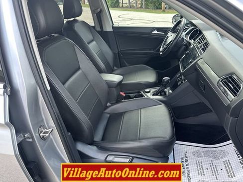 Used 2020 Volkswagen Tiguan SE w/ Panoramic Sunroof Package AWD/4WD image 38