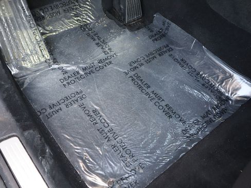 Used 2025 Volvo XC60 B5 Plus image 18