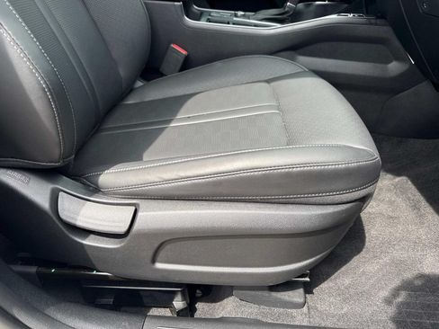 Used 2025 Kia Sorento S w/ Panoramic Sunroof Package FWD image 19
